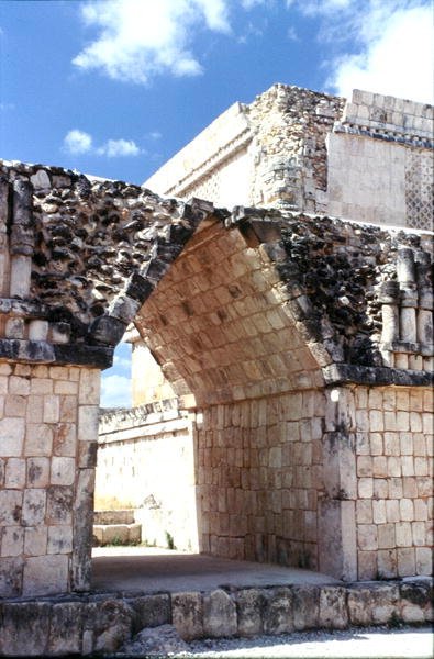 Das Haus der Vögel, Spätklassische Maya, ca. 700-900 n. Chr. von Mayan Mayan