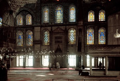 Osmanische Kunst: Innenansicht der Blauen Moschee, erbaut zwischen 1609 und 1617 von Mehmet Aga