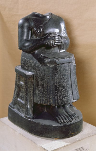 Kopflose Statue des Prinzen Gudea (2170-2130 v. Chr.) als Architekt, aus Telloh (altes Gersu) 2100-2000 v. Chr. (Diorit) von Mesopotamian