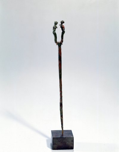 Orientalische Kunst: Nadel mit einem Kopf, verziert mit zwei Figuren. Bronzeobjekt, ca. 3300 - 3200 v. Chr. (Uruk-Periode, Mesopotamien) von Mesopotamian Mesopotamian