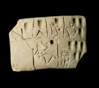 Mesopotamien: Tontafel mit Keilschrift aus dem Tempel von Eanna, gewidmet der Göttin Inanna in Uruk. 3200 v. Chr. Dim. 6,4x4,7 cm Bagdad, Irakisches Museum von Mesopotamian School