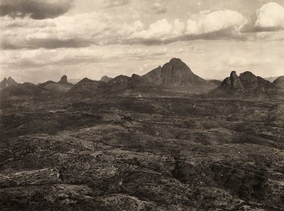 „Ein Imperium aufbauen“ im faschistischen Zeitalter: die Berge von Adua, Äthiopien, 09/05/1936 von Modestino Baldinetti