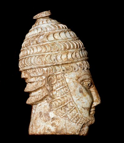 Mykenische Kunst: Kleiner Kriegerkopf aus geschnitztem Elfenbein aus Grab III, Mykene. 14.-13. Jahrhundert v. Chr. Athen, Nationales Archäologisches Museum von Mycenaean