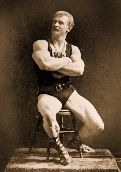 Eugen Sandow, in klassischer antiker griechisch-römischer Pose, ca. 1893 von Napoleon Sarony