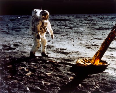 Buzz Aldrin am Bein des Mondmoduls, Apollo II Mission, Juli 1969 von Neil Armstrong