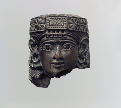Kopf einer weiblichen Figur, ca. 8. Jahrhundert v. Chr. von Neo Assyrian