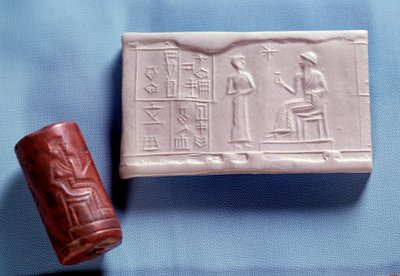 Mesopotamien: Quarzsteinsiegel und Abdruck, das eine Figur zeigt, die mit einer Gottheit spricht. Neusumerische Periode (ca. 2150-2000 v. Chr.) Paris, Musée du Louvre von Neo Sumerian