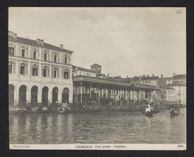 Überdachter Fischmarkt in Venedig von Neue Photographische Gesellschaft
