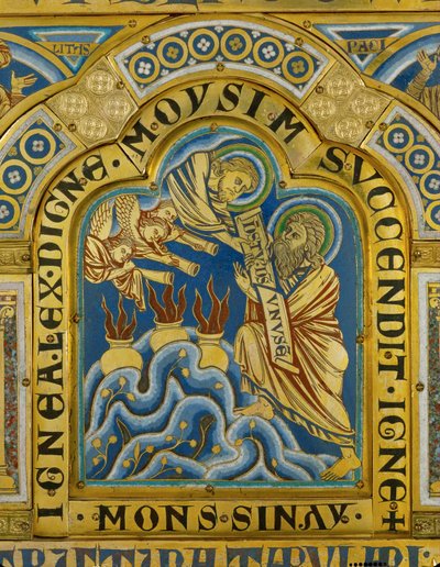 Gott gibt Moses die Zehn Gebote, während Engel Trompeten blasen von Nicholas of Verdun