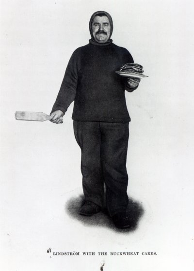 Lindstrom mit den Buchweizenkuchen, aus Der Südpol von Roald E. Amundsen, ca. 1910-12 von Norwegian Photographer