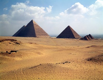 Ansicht der Pyramiden von Cheops, Chephren und Mykerinos von Old Kingdom Egyptian