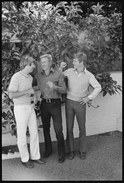 Beau Bridges, Jeff Bridges und Lloyd Bridges in ihrem Garten zu Hause von Orlando Suero