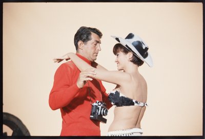 Dean Martin als Matt Helm am Set von 