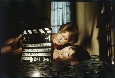 Michael Blodgett und Dolly Read am Set von 
