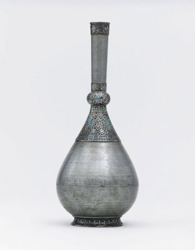 Eine osmanische Flasche aus Zink mit türkisfarbenen Einsätzen und silberner Montierung von Ottoman School