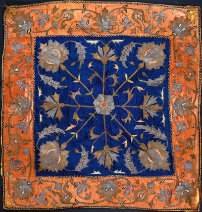 Eine Bocha aus blauem Satin, bestickt mit Silber- und Goldfäden von Persian School