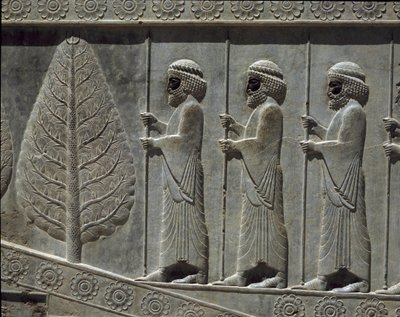 Wachen von Susa. Reliefs der östlichen Treppe der Apadana, 6. Jahrhundert v. Chr. von Persian School