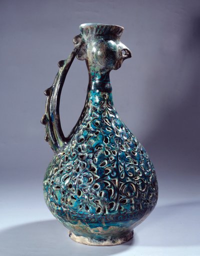 Persische Kunst: Keramik-Aquamarin mit Hahnkopf und Dekorationen inspiriert vom Waq-Waq-Baum. Aus Kaschan. 13. Jahrhundert Paris, Louvre Museum von Persian School