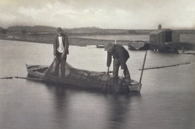 Das Aalnetz aufnehmen, ca. 1886 von Peter Emerson und Thomas Goodall