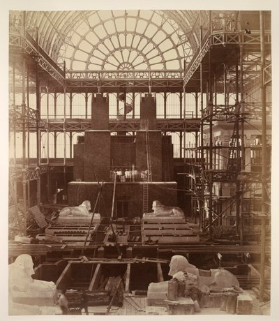 Vorbereitungen für die Errichtung der Kolosse von Abu Simbel, Crystal Palace, aus 