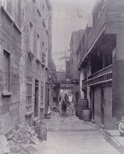 Kanada: Little Champlain Street, Quebec (s/w Foto) von Photographer Canadian