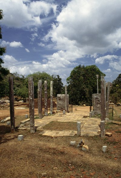 Reliquienkammer, Mihintale, nahe Anuradhapura, Sri Lanka von Blaise Nicolas Le Sueur