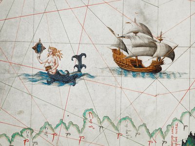 Ein Detail einer Sirene, die sich in einem Spiegel bewundert, und ein Schiff östlich von ihr im Südlichen Ozean, aus einer Weltkarte, 