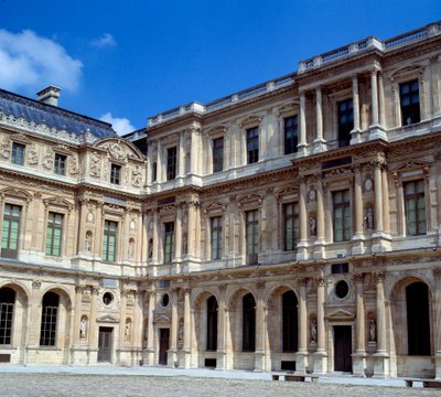 Architektur: Blick auf den quadratischen Innenhof im Louvre. Realisiert von Pierre Lescot (1515-1578) von Pierre Lescot
