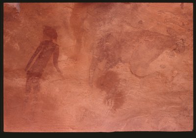 Menschliche Figur und ein Stier (Felsmalerei) von Prehistoric
