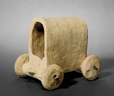 Modell eines bedeckten Wagens, angeblich aus Hammam bei Karkemisch (Jerablus) Syrien, ca. 2400-2300 v. Chr. von Prehistoric