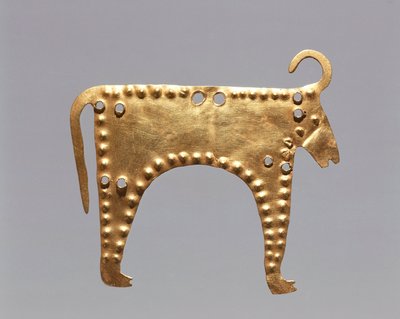 Goldblatt mit Tierfiguren aus Varna von Prehistoric Prehistoric