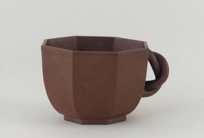 Achteckige Tasse, Chengzhai, wahrscheinlich 19. Jahrhundert von Qing Dynasty Chinese School