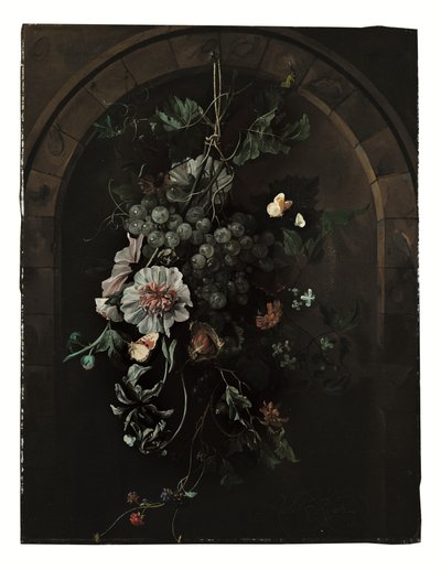 Ein Bündel Trauben, Stockrosen, Schwertlilien, Malven, Afrikanische Ringelblumen, Clematis, eine Rosskastanie und Brombeeren mit Schmetterlingen und anderen Insekten vor einem Steinbogen von Rachel Ruysch