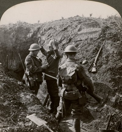 Verhör eines deutschen Gefangenen zur Informationsgewinnung, Erster Weltkrieg von Realistic Travels Publishers