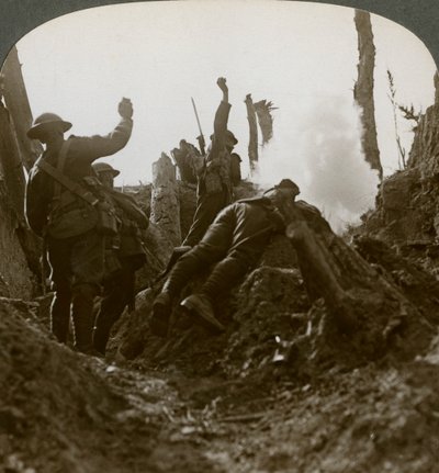 Nordländische Truppen bombardieren eine deutsche Maschinengewehrstellung, Polygon Wood, 20. Jahrhundert von Realistic Travels Publishers