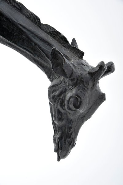 Große Giraffe mit gesenktem Kopf, modelliert 1909-10, vor 1913 gegossen (Bronze) von Rembrandt Bugatti
