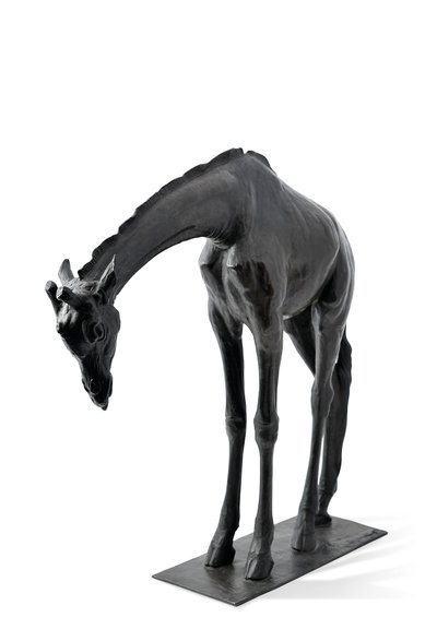 Große Giraffe mit gesenktem Kopf, modelliert 1909-10, gegossen vor 1913 von Rembrandt Bugatti