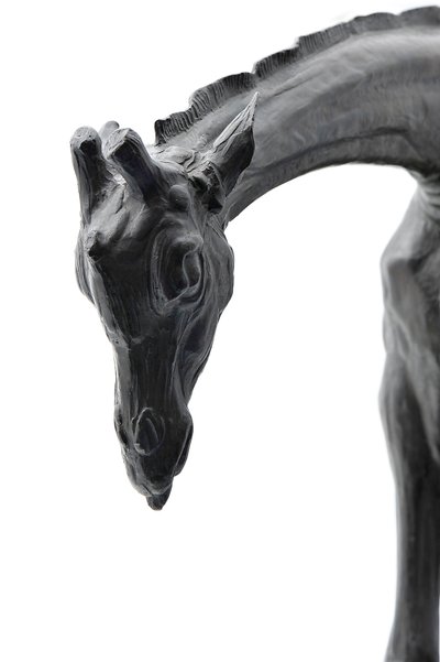 Große Giraffe mit gesenktem Kopf, modelliert 1909-10, gegossen vor 1913 von Rembrandt Bugatti