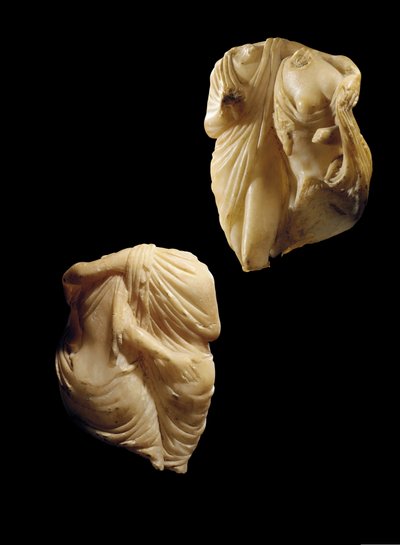 Griechisch-römische Marmordyade von Priapus, die eine Mänade umarmt von Roman