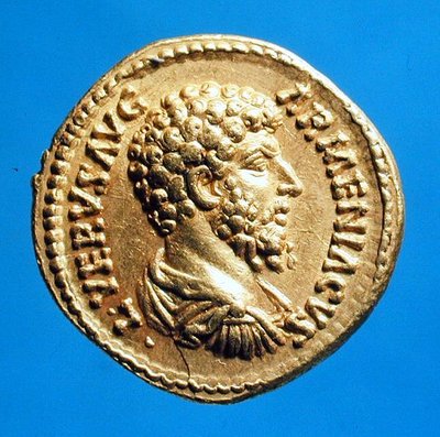 Aureus (Vorderseite) mit dem Büste von Lucius Verus (AD 161-AD 169) drapiert und gepanzert. Inschrift: L VERVS AVG ARMENIACVS von Roman