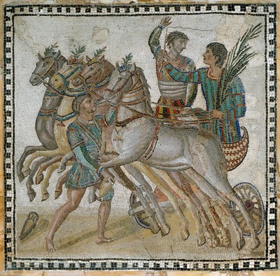 Wagenrennen (Quadriga) mit Wagenlenkern in Startposition und einem Stallburschen neben dem weißen Pferd (im Vordergrund) - Mosaik, 3. Jahrhundert von Roman