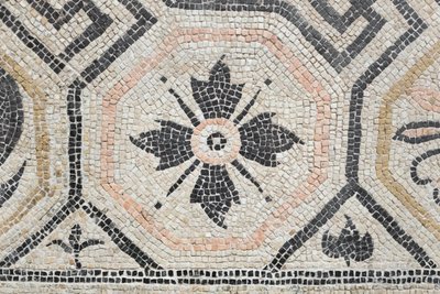 Geometrisches Muster aus der Via San Rocchino Domus, 2. Jahrhundert n. Chr. von Roman