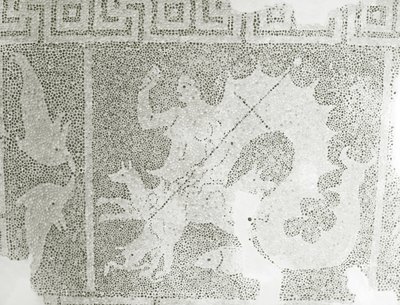 Hellenistisches Kieselmosaik von Skylla und Charybdis, die die Meerenge bewachen, Detail von Skylla, Haus des Dionysos, Paphos, Zypern von Roman