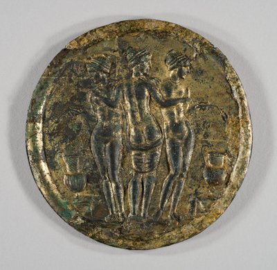 Spiegel mit Darstellung der drei Grazien, 2. Jahrhundert (Silber, vergoldete Bronze) von Roman