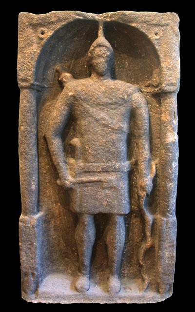 Römischer Grabstein, der einen Hamian (syrischen) Bogenschützen darstellt von Roman