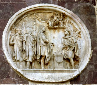 Rundel, das ein Opfer für Herkules darstellt, vom Konstantinsbogen von Roman