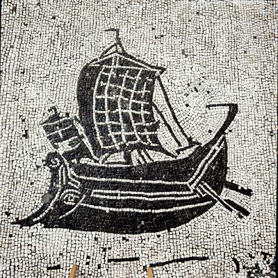 Sabratha-Schiff kehrt in den Hafen von Ostia zurück von Roman