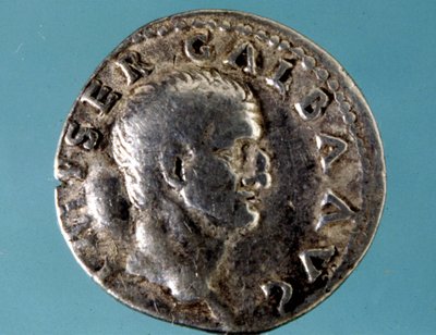Silbermünze mit dem Abbild des römischen Kaisers Galba (5 v. Chr. - 69 n. Chr.). Sammlung des Medagliere von Mailand von Roman