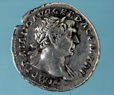 Silbermünze mit dem Abbild des römischen Kaisers Trajan (53-117). Sammlung des Medagliere von Mailand von Roman