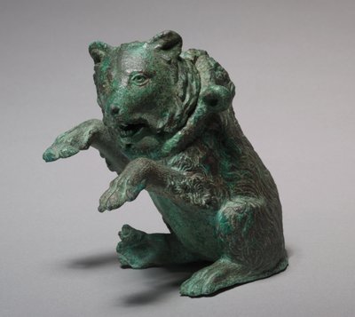 Ölampulle in Form eines tanzenden Bären, 200er Jahre von Roman Imperial Period